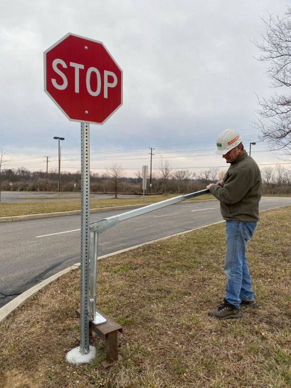 The JackJaw® 515 Super Square Sign Post Extractor with Handle Extensio
